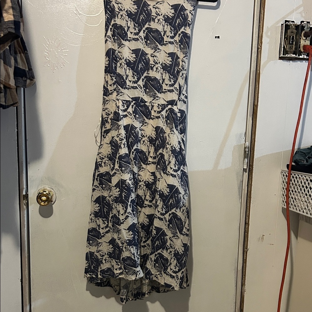 Esley Navy and Cream Leaf Print Backless Dress